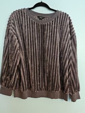 Vera Wang Plush Pleated Faux Fur Crewneck Sweater in Charcoal